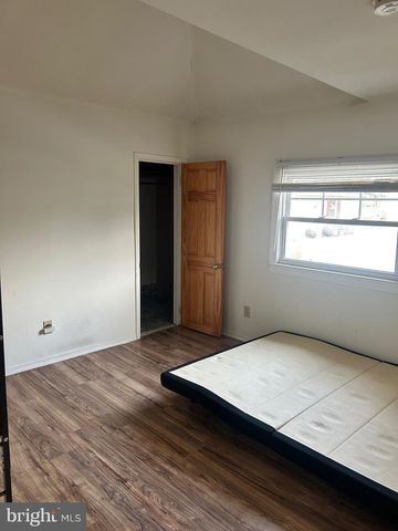 17 BARLOW AVE, Gloucester City, NJ 08030