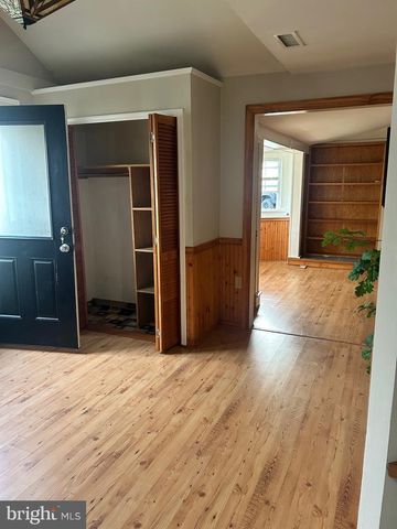 17 BARLOW AVE, Gloucester City, NJ 08030