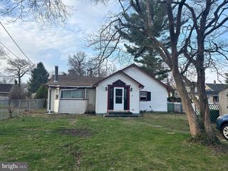 17 BARLOW AVE, Gloucester City, NJ 08030