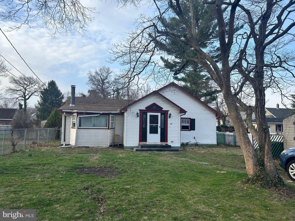 17 BARLOW AVE, Gloucester City, NJ 08030