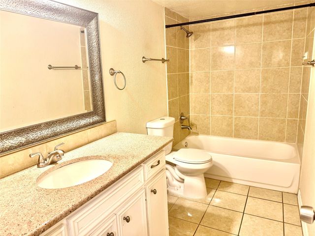 2134 Rainy River Drive, Houston, TX 77088