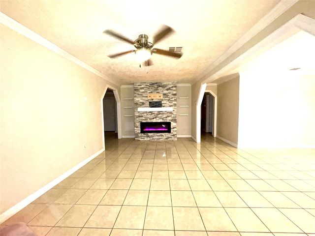 2134 Rainy River Drive, Houston, TX 77088