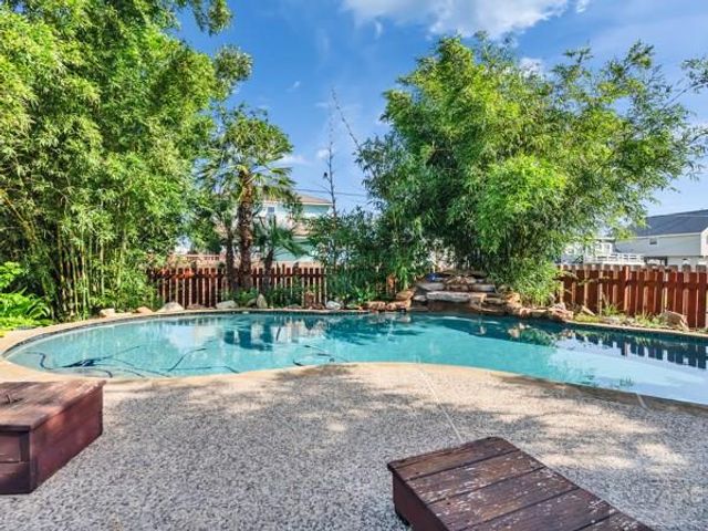 16542 John Silver Road, Jamaica Beach, TX 77554