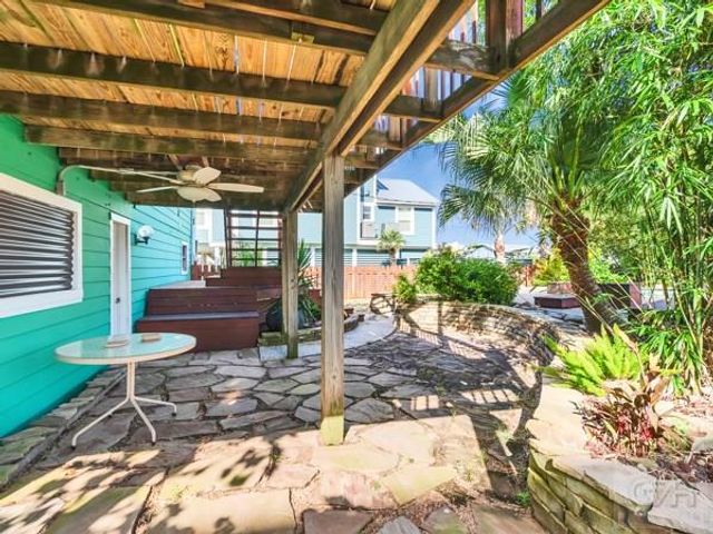 16542 John Silver Road, Jamaica Beach, TX 77554