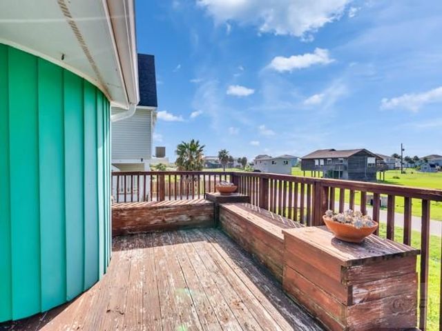16542 John Silver Road, Jamaica Beach, TX 77554
