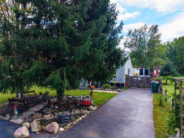 36739 Wick Road, Romulus, MI 48174
