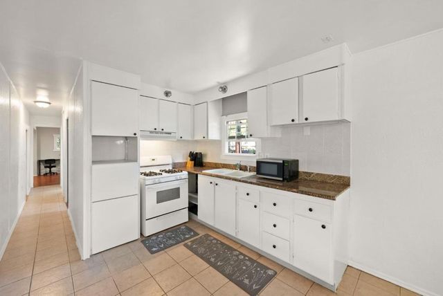 6726 Lakeshore Boulevard, Lucerne, CA 95458