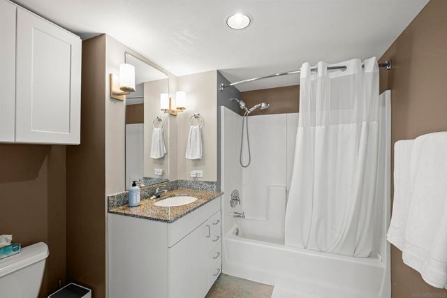425 W Beech 854, San Diego, CA 92101