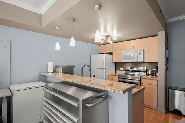 425 W Beech 854, San Diego, CA 92101