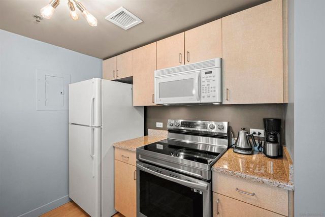 425 W Beech 854, San Diego, CA 92101
