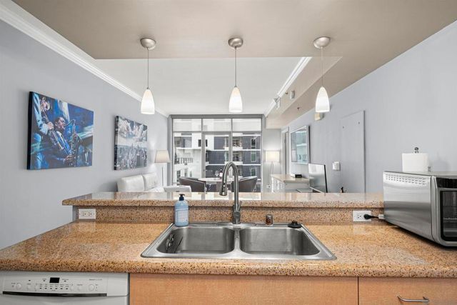 425 W Beech 854, San Diego, CA 92101
