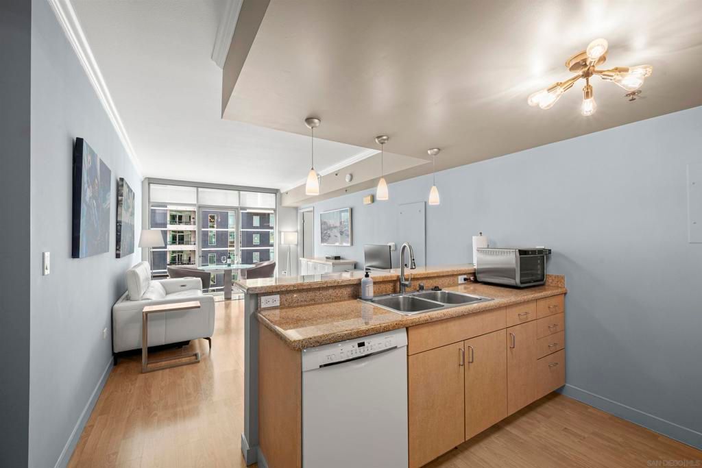 425 W Beech 854, San Diego, CA 92101