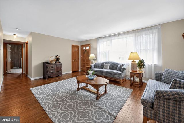 300 W HOLLY AVE, Oaklyn, NJ 08107