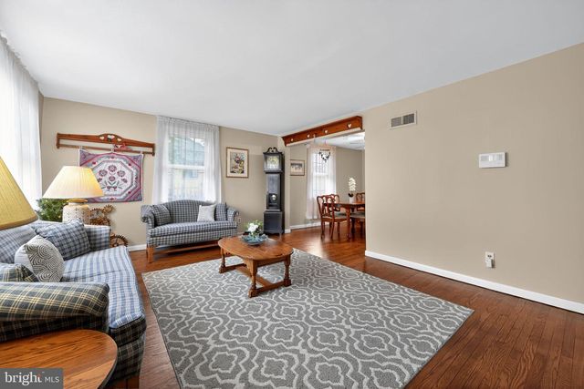 300 W HOLLY AVE, Oaklyn, NJ 08107