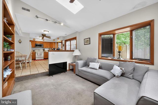 300 W HOLLY AVE, Oaklyn, NJ 08107