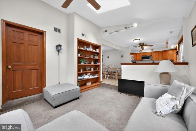 300 W HOLLY AVE, Oaklyn, NJ 08107