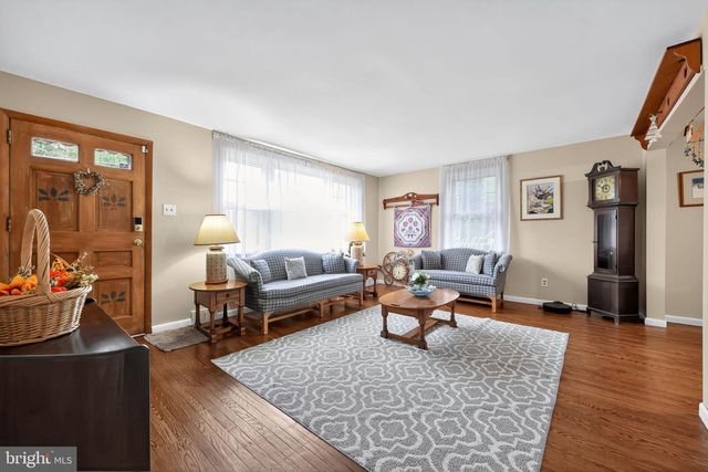 300 W HOLLY AVE, Oaklyn, NJ 08107