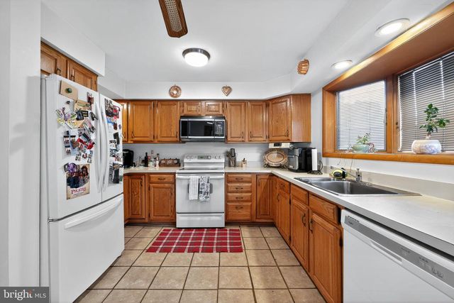 300 W HOLLY AVE, Oaklyn, NJ 08107