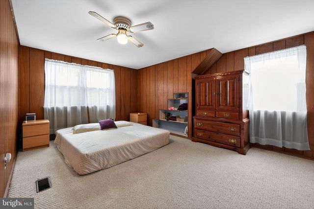 300 W HOLLY AVE, Oaklyn, NJ 08107