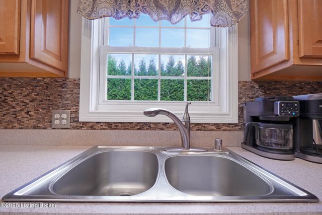 6608 Eastwind Way, Crestwood, KY 40014