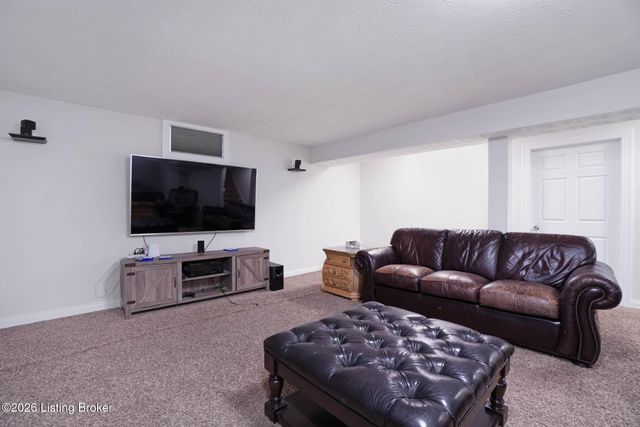 6608 Eastwind Way, Crestwood, KY 40014