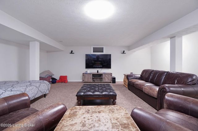 6608 Eastwind Way, Crestwood, KY 40014