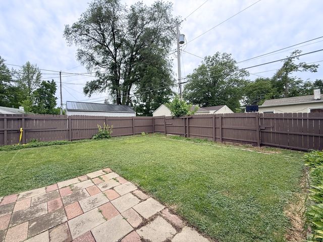 971 41st Street, Moline, IL 61265