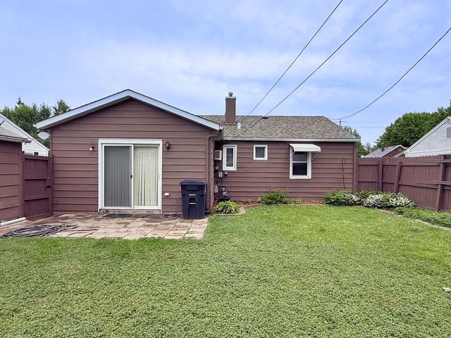 971 41st Street, Moline, IL 61265