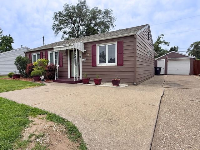 971 41st Street, Moline, IL 61265