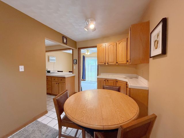 971 41st Street, Moline, IL 61265
