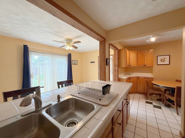 971 41st Street, Moline, IL 61265