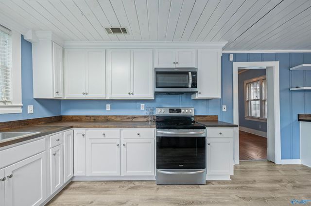 1021 Johnston Street SE, Decatur, AL 35601
