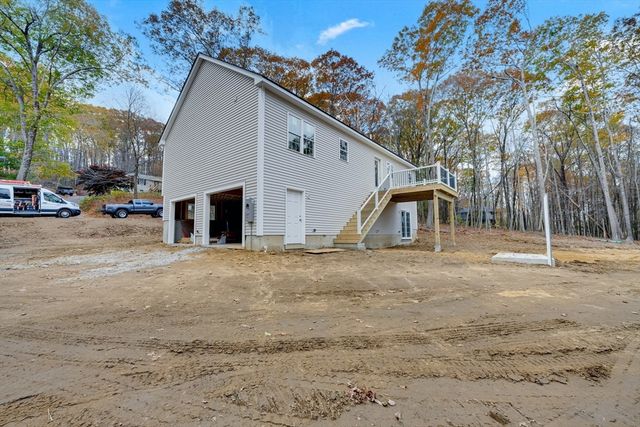 87 Vinton Road, Holland, MA 01521