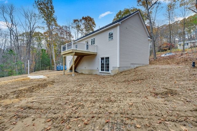 87 Vinton Road, Holland, MA 01521