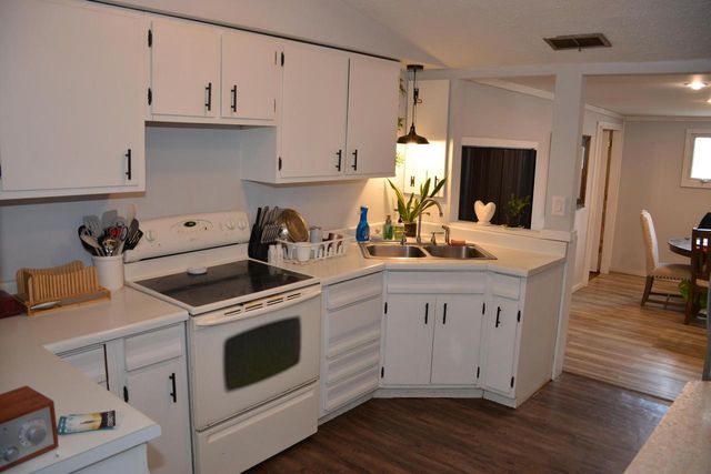 9305 Caddy LANE, Caledonia, WI 53108