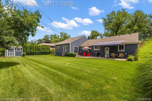 18244 Beverly Road, Beverly Hills Village, MI 48025