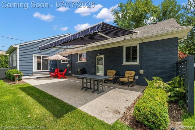 18244 Beverly Road, Beverly Hills Village, MI 48025