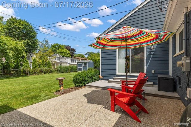 18244 Beverly Road, Beverly Hills Village, MI 48025