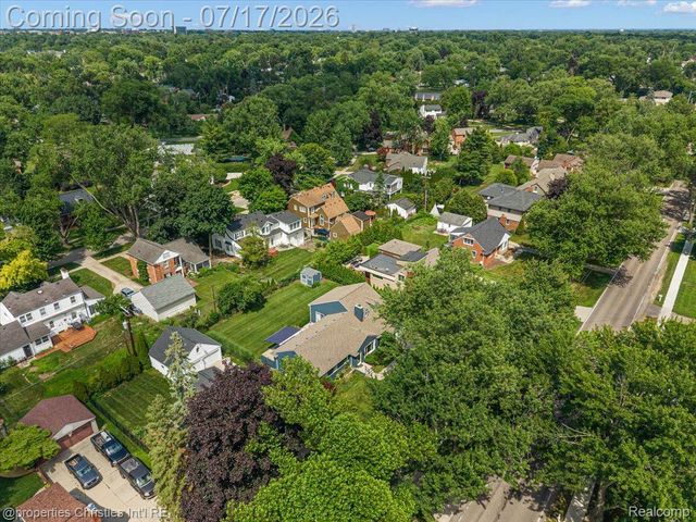 18244 Beverly Road, Beverly Hills Village, MI 48025