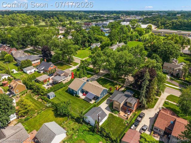 18244 Beverly Road, Beverly Hills Village, MI 48025