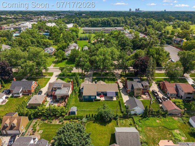 18244 Beverly Road, Beverly Hills Village, MI 48025