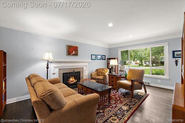 18244 Beverly Road, Beverly Hills Village, MI 48025