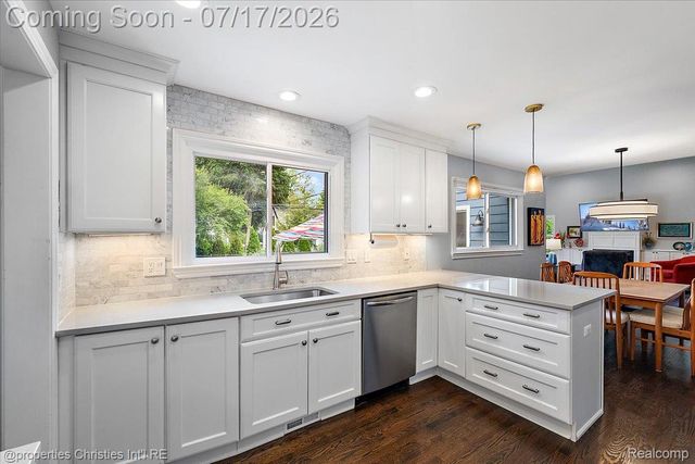 18244 Beverly Road, Beverly Hills Village, MI 48025