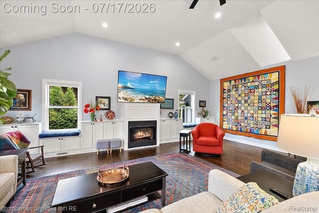 18244 Beverly Road, Beverly Hills Village, MI 48025