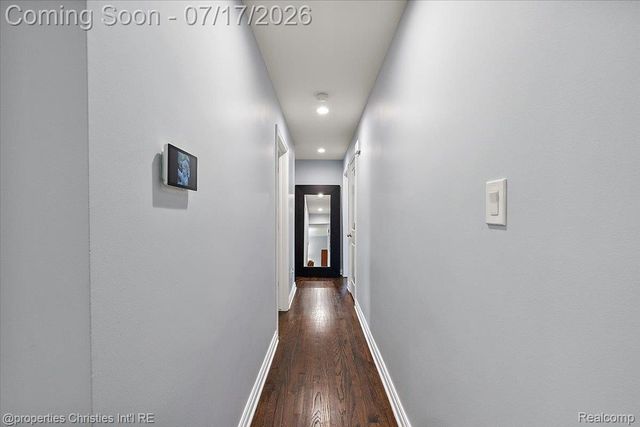 18244 Beverly Road, Beverly Hills Village, MI 48025