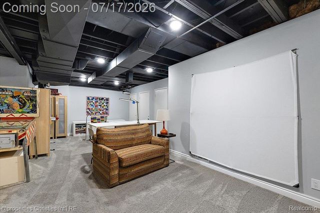 18244 Beverly Road, Beverly Hills Village, MI 48025