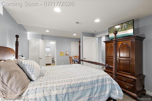 18244 Beverly Road, Beverly Hills Village, MI 48025