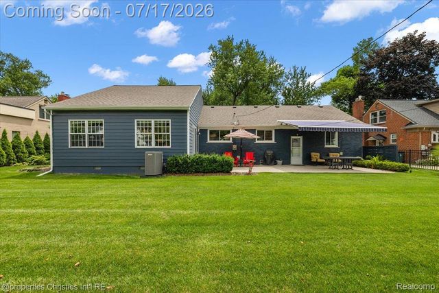 18244 Beverly Road, Beverly Hills Village, MI 48025