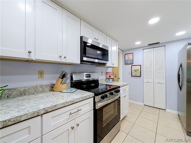 8422 W Bradshaw Street, Homosassa, FL 34448