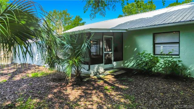 8422 W Bradshaw Street, Homosassa, FL 34448